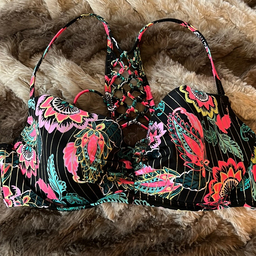 Shade and Shore 34D Bikini Swim Top